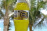 Inca Cola, o famoso refrigerante nacional do Peru, com gosto de Tutti-Frutti (em Mancora, no litoral norte do país)